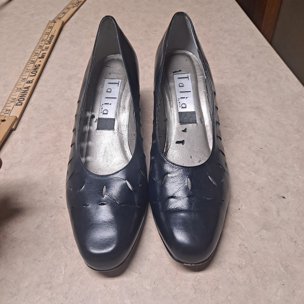 Vintage TALLIA Women's Navy Blue Kitten Heels Size9